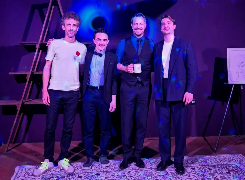 Foto von links nach rechts, Lionel Dellberg, Roman Stucki, Gewinner Severino Negri und Host Jan Imhof.